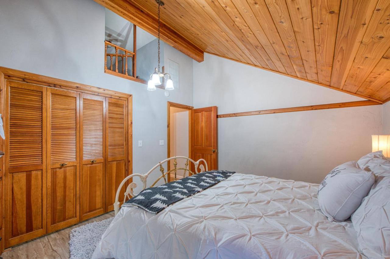 Apple Blossom Lodge Shaver Lake Exterior photo
